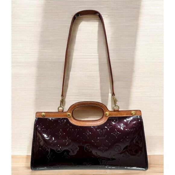 Louis Vuitton SR0029 Vernis Roxbury Drive Shoulder Bag - Picture 1 of 16